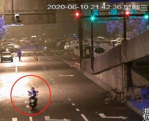 监控人吃瓜小队,揭秘网络世界的“吃瓜群众”现象