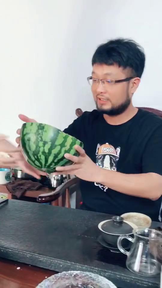 吃瓜解说的bgm,跟随吃瓜解说，探寻美食背后的故事