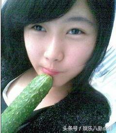 吃黄瓜的吃瓜群众图片,吃瓜群众共享黄瓜清凉时光